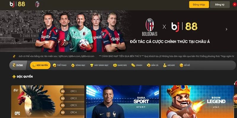 Giao diện được sắp xếp hợp lý, chuyên mục rõ ràng